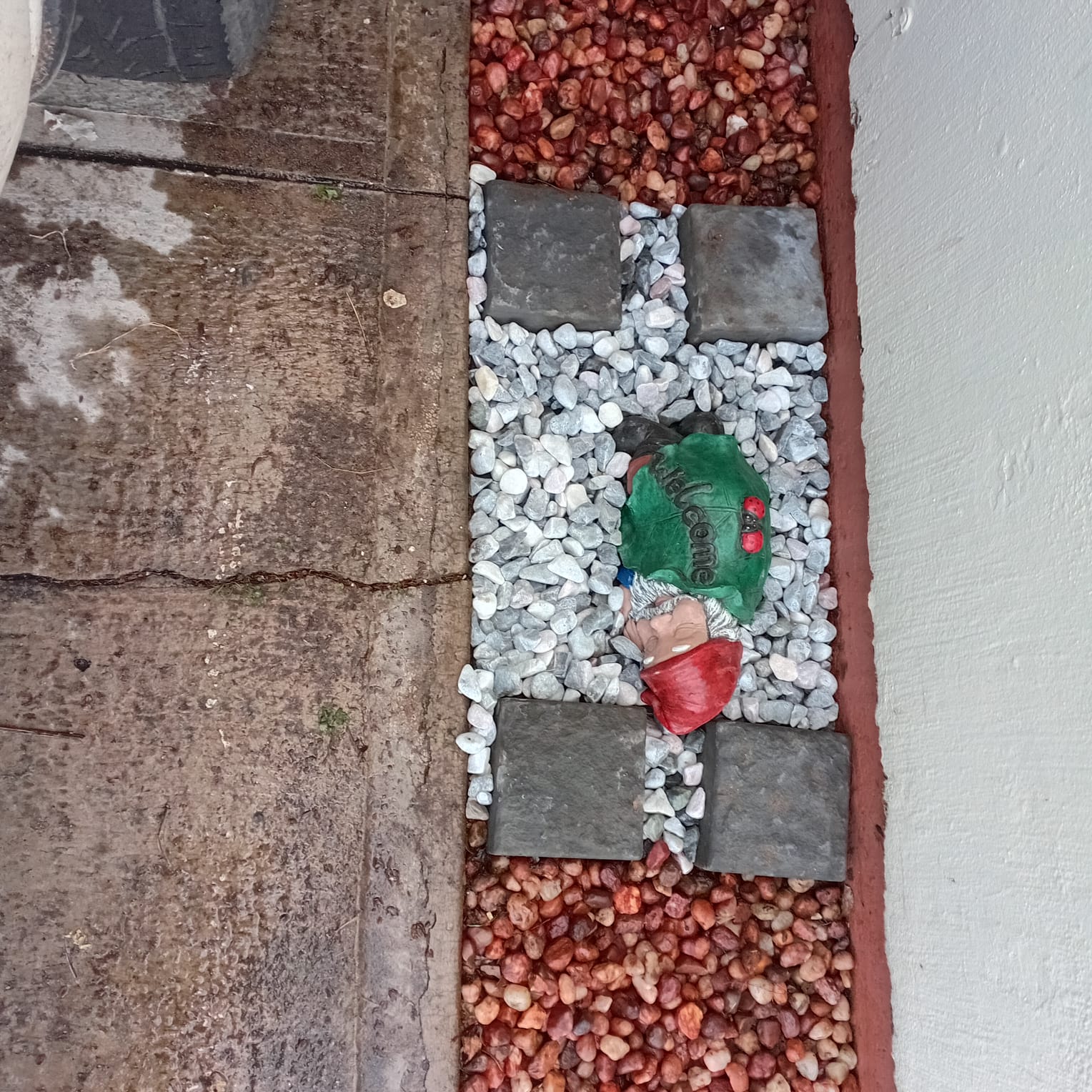 Decorative garden planter